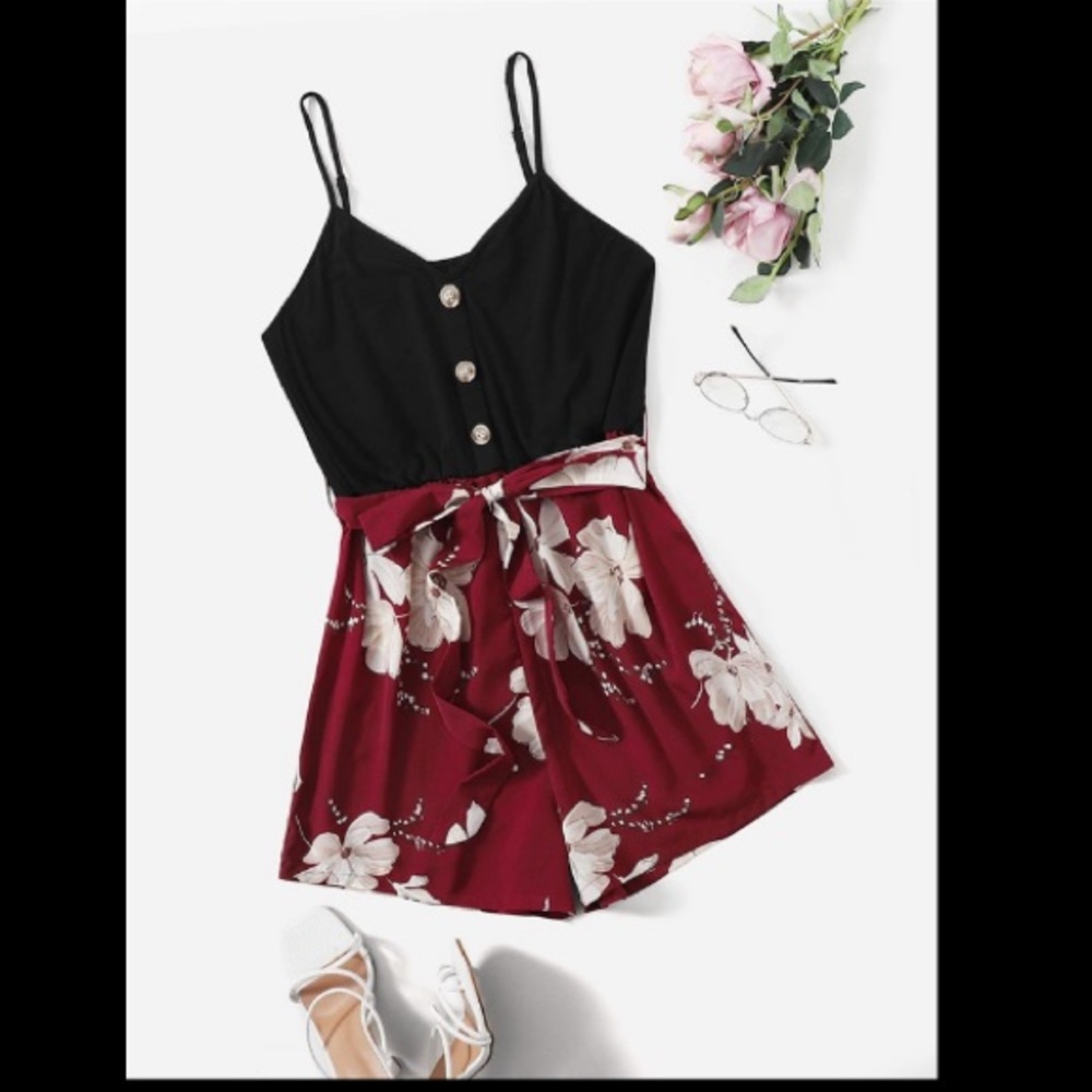 ❤️PLUS SIZE FLORAL BELTED CAMI ROMPER IN SIZE 1XL❤️